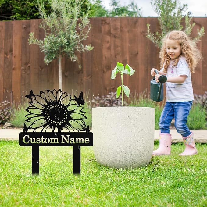 Custom Sunflower Metal Garden Sign with Stake, Personalized Garden Signs for Outside, Customized Garden Name Signs for Yard Lawn Outdoor Decor Gardening Gifts for Moms Grandmas Gardeners