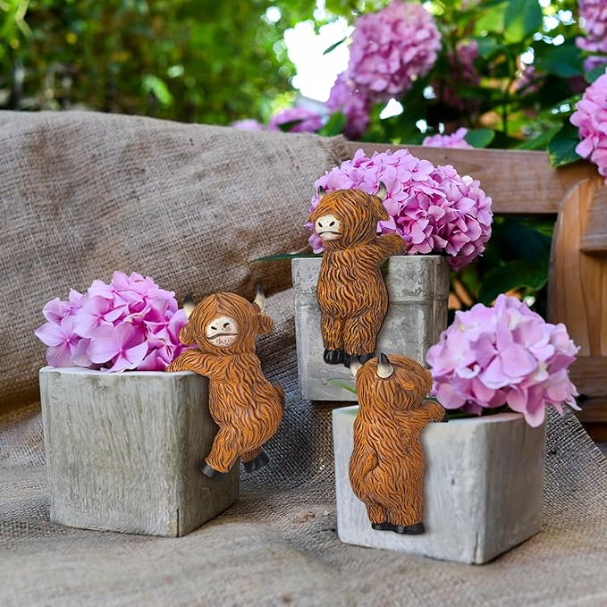 Set of 3 Flower Hugger Plant Decoration for Pot Highland Cow Resin Figurines Country Funny Animal Farmhouse Decorations for Planter Pots Hanging Farm Ornament Indoor Outdoor for Planter Lover