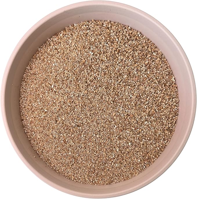 Organic Vermiculite - Medium Grade Soil Amendment for Plants - Improves Drainage and Water Retention - Made in USA (20 Quarts)