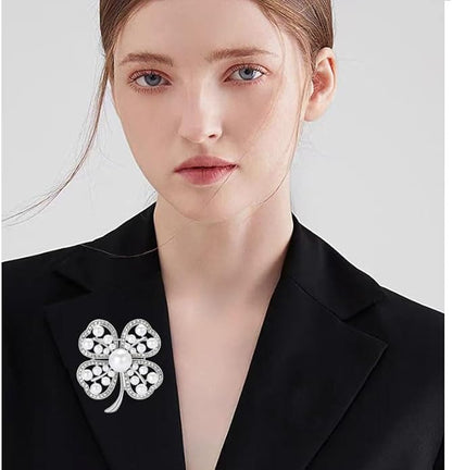 St.Patrick's Day Brooches for Women Dainty Crystal Four Leaf Lapel Pin Shamrock Hat Brooch Pins Irish Enamel Brooches Irish Holiday Costume Accessory Jewelry