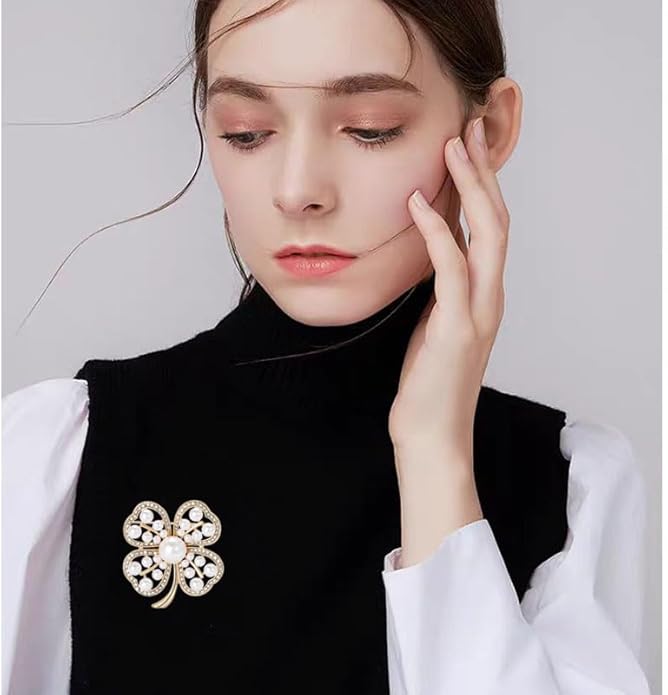 St.Patrick's Day Brooches for Women Dainty Crystal Four Leaf Lapel Pin Shamrock Hat Brooch Pins Irish Enamel Brooches Irish Holiday Costume Accessory Jewelry