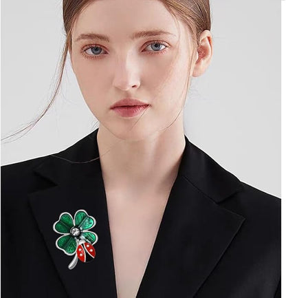 St.Patrick's Day Brooches for Women Dainty Crystal Four Leaf Lapel Pin Shamrock Hat Brooch Pins Irish Enamel Brooches Irish Holiday Costume Accessory Jewelry