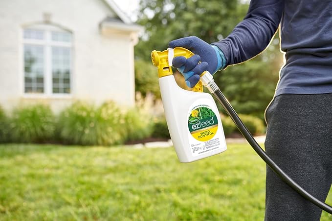 Scotts EZ Feed Plus Weed Control: Use on Northern and Southern Lawns, Fertilizes, Kills Clover, Dandelion, Ground Ivy, 32 oz.