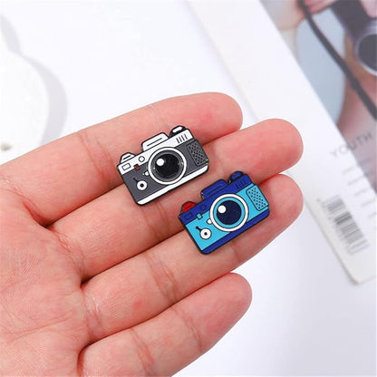 4pcs Creative Cartoon Camera Brooch Fashion Enamel Pin Photography Alloy Badges Outdoor Travel Brooch Bag Clothes Hat Decoration for Men Women Girls Kids Gift
