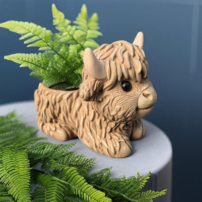 Highland Cow Planter, Resin Succulent Plant Pot, Small Decorative Animal Flower Container, Gift for Cow Lovers (Light Brown)