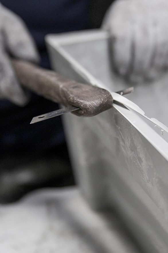 Ecopots Amsterdam Durable Modern Round Indoor/Outdoor Recycled-Based Composite Flower Pot Planter, Pure White, 10"