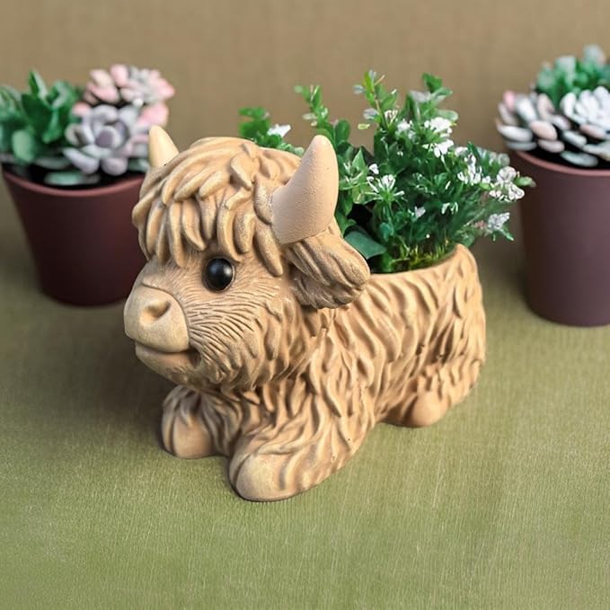 Highland Cow Planter, Resin Succulent Plant Pot, Small Decorative Animal Flower Container, Gift for Cow Lovers (Light Brown)