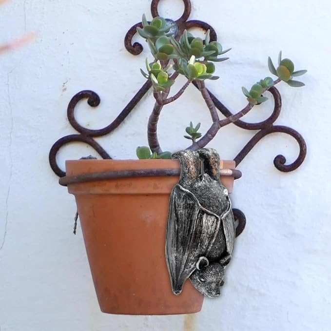 HPMAISON Plant Pot Hanger Bat Resin Statue Halloween Bat Garden Flower Pot Decoration Outdoor Decorative Sculptures Ornaments Figurine Weatherproof and UV Resistant