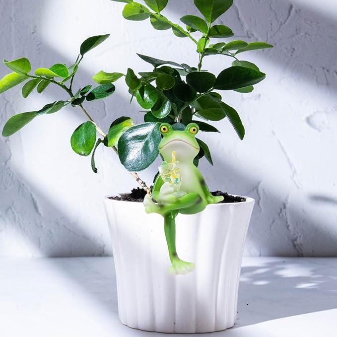HPMAISON Miniature Frog Figurines Plant Decorations for Pots Resin Garden Frog Statue Cute Planter Hugger for Pot Fish Tank Mini Outdoor Yard Patio Fairy Garden Statue Desk Ornament (Juice Cup)