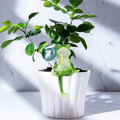 HPMAISON Miniature Frog Figurines Plant Decorations for Pots Resin Garden Frog Statue Cute Planter Hugger for Pot Fish Tank Mini Outdoor Yard Patio Fairy Garden Statue Desk Ornament (Juice Cup)