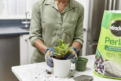 Miracle-Gro Perlite, Helps Improve Drainage and Aeration in Potting Mixes, Enriched with Plant Food, 8-quart (2-Pack)