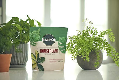 Miracle-Gro Houseplant Potting Mix - Fertilized Soil, Designed to be Less Prone to Gnats, 4 qt. (2-Pack)