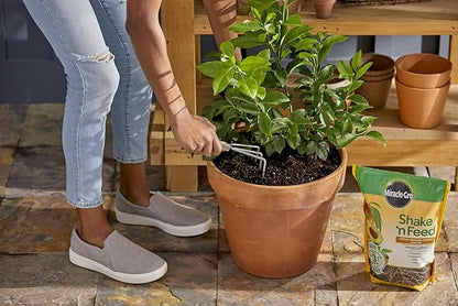 Miracle-Gro Shake 'n Feed Citrus, Avocado and Mango Plant Food 8 lbs.