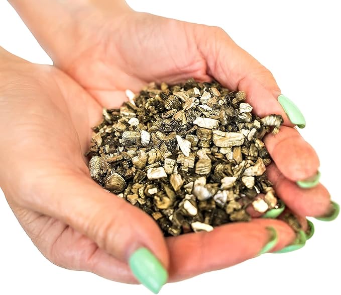 Gardenera Horticultural Organic Vermiculite - Medium Grade - Natural Soil Additive for Potted Plants - Orchids - Hydroponics - Terrariums (5 Quart)