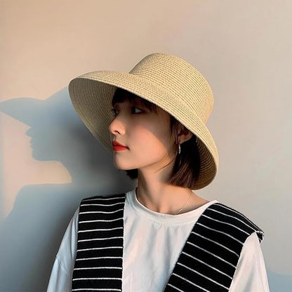Wide-Brim Classic Elegant Style Foldable Straw Hat Women's Retro UV Resistant Sun Hats for Outdoor, Beach and Travel