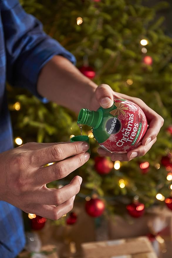 Miracle-Gro for Christmas Trees Plant Food, Hydrates Trees and Keeps Christmas Trees Green All Holiday Season, 2-Pack