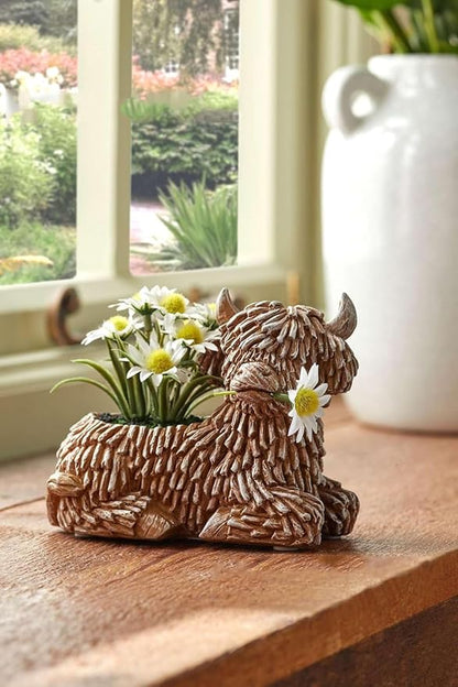 Highland Cow Planter for Outdoor Plants, Cute Scottish Highland Cow Decor Flower Pot,Resin Highland Cow Figurines Succulent Pots,Highland Cow Succulent Planters,Highland Cow Gifts for Women Men Kids