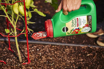Miracle-Gro Shake 'n Feed Tomato, Fruit and Vegetable Plant Food, for Outdoor In-Ground and Potted Plants, Feeds up to 3 Months, 4.5 lbs. (Pack of 6)