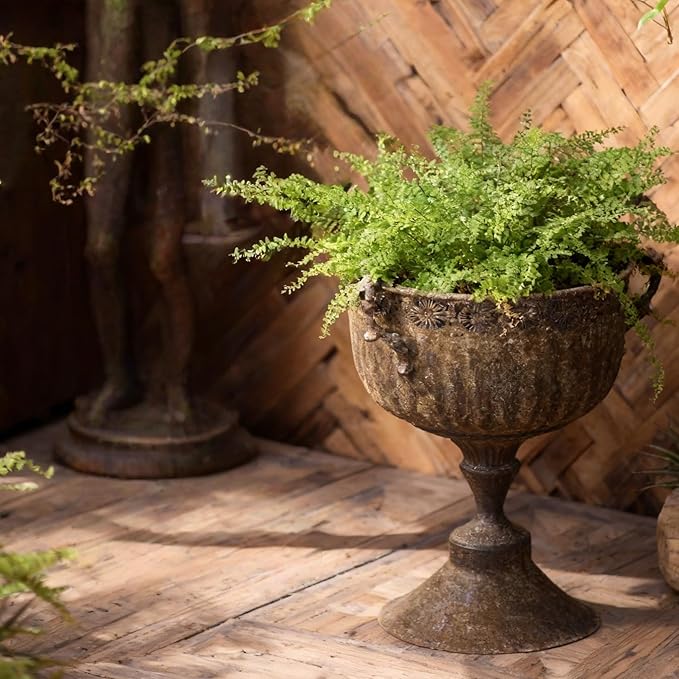 Vintage Urn Planter with Embossed Pattern, Decorative Bronze Finish Flower Pot, Classic Round Plant Pot for Outdoor Indoor Home Garden Patio Front Porch Entryway（16.2 * 12.2 * 15.8）