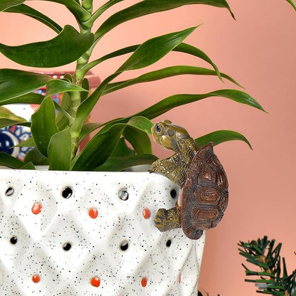 Tortoise Figure Plant Pot Hanger, Resin Climbing Flower Pot Hanger Figurines Cute Animal Hanging Turtle Statue Plant Pot Hugger Planter Pot Gift for Yard Garden Ornaments Vase Terrarium Decorations