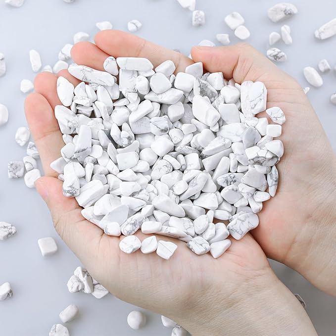 ZHIYUXI Howlite Crystal Chips Bulk Fish Tank Decorations Aquarium Rocks Gravel Vase Filler Stones Crystals for Candle Making Witch Kit Gravel for Plants Quartz Sand Gemstone 0.44 lbs