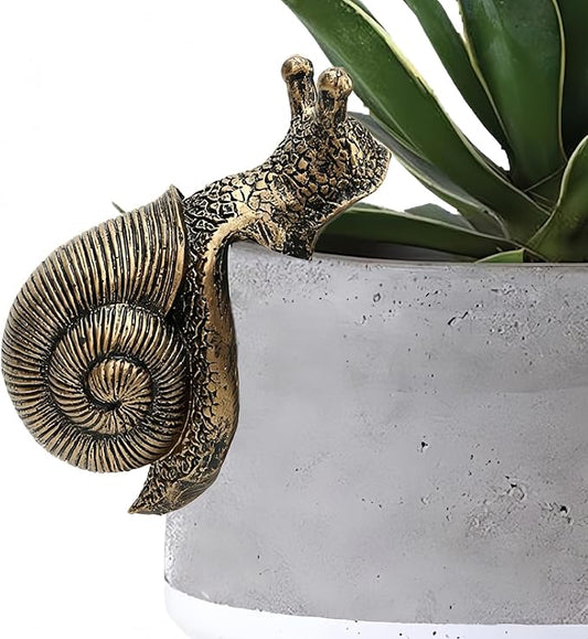 HPMAISON Plant Pot Hanger Snail Resin Statue Halloween Snail Garden Flower Pot Decoration Outdoor Decorative Sculptures Ornaments Figurine Weatherproof and UV Resistant