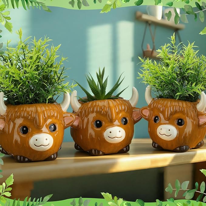 Meanplan 2 Pcs Highland Cow Succulent Planter with Drainage Cute Plant Pots Decor Ceramic Cactus Pot Animal Flower Container Holder Gifts for Cow Lovers Home Office Display Desk Decoration