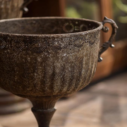 Vintage Urn Planter with Embossed Pattern, Decorative Bronze Finish Flower Pot, Classic Round Plant Pot for Outdoor Indoor Home Garden Patio Front Porch Entryway（16.2 * 12.2 * 15.8）
