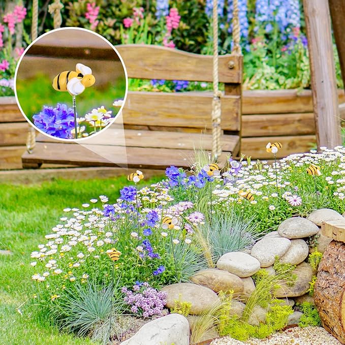 Bee Garden Stakes Decor, Garden Stakes Decorative Bee on Stick Little Cute Resin Bee Yard Stakes Picks Yard Art Decorations for Outdoor Plant Pot Lawn Patio Corridor Flower Bed