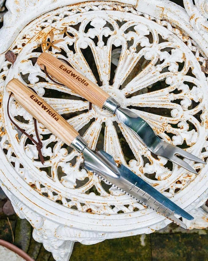 Weed Puller Tool Hand Weeder Tool Weed Remover Stick Hand Weed Digger for Gardening Weeding Pulling Digging Removing Weeds Roots Garden Manual Weeder Tool with Hard Solid Wood Handle