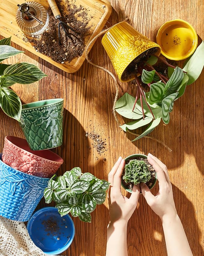 Ceramic Plant Pots, 4.9 Inch Flower Pots with Drainage Hole & Saucer, Colorful Planter Pots for Indoor Plants, Small Pots for Succulent, Catus, Home Decor, Set of 4, Assorted Colors