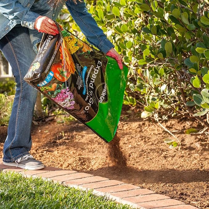Miracle-Gro Expand 'n Gro Concentrated Planting Mix, Just Add Water for up to 3X Expansion, For Container and In-Ground Use, .67 cu. ft. Expands up to 2 cu. ft.