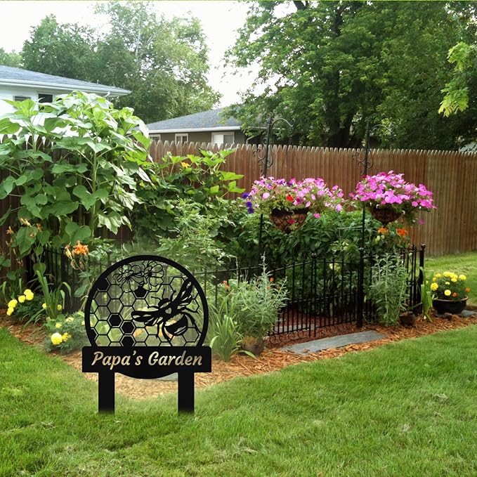 Custom Metal Bee Garden Sign with Stake, Personalized Garden Signs for Outside, Customized Garden Name Signs for Yard Lawn Outdoor Decor Gardening Gifts for Moms Grandmas Gardeners