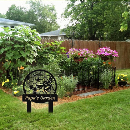 Custom Metal Bee Garden Sign with Stake, Personalized Garden Signs for Outside, Customized Garden Name Signs for Yard Lawn Outdoor Decor Gardening Gifts for Moms Grandmas Gardeners