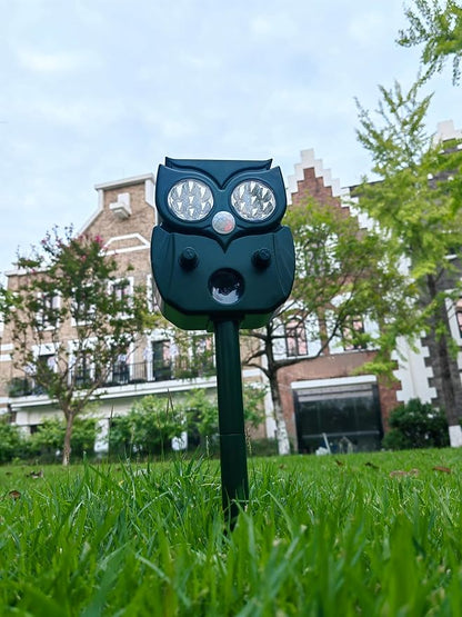 2026Solar Ultrasonic Cat Repellent Outdoor,with LED Flash and PIR Infrared Sensor Deer Repellent Efficiently Raccoons Skunks Squirrel Animal Coyotes Armadillos IP65 Waterproof Perfect for Courtyards