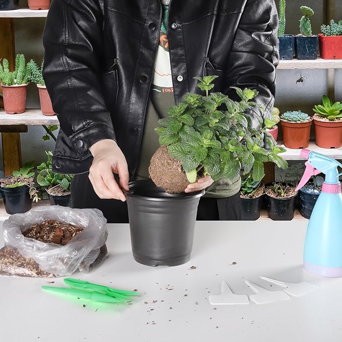 100 Pack 0.5 Gallon Plastic Plant Nursery Pots Thickened Soft Plastic Plant Pots with 100 Pcs Waterproof T-Type Plant Tags and 2Pcs/Set Transplanting Digging Mini Tools(Black)