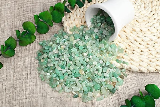 ZHIYUXI 1 lb Green Aventurine Crystal Chips Bulk Fish Tank Decorations Aquarium Rocks Gravel Vase Filler Stones Crystals for Candle Making Witch Kit Gravel for Plants Quartz Sand Terrarium Supplies
