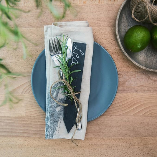 Navaris Slate Plant Labels (10 Pieces) - Set of 10 Natural Garden Markers for Herbs, Pots and Garden - Reusable Tags with Chalk - Size S