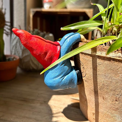 Climbing Gnome Figurines Flower Pot Hugger, Resin Hanging Garden Gnomes Statue Outdoor Decor Fence Ornaments Plant Pot for Indoor Outdoor Home Patio Yard Lawn 2 PCS