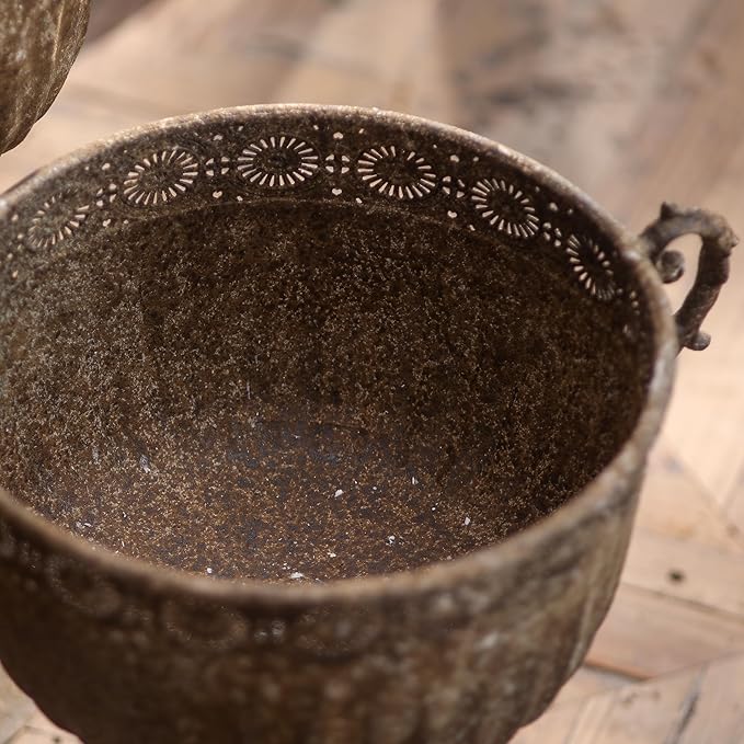 Vintage Urn Planter with Embossed Pattern, Decorative Bronze Finish Flower Pot, Classic Round Plant Pot for Outdoor Indoor Home Garden Patio Front Porch Entryway（16.2 * 12.2 * 15.8）