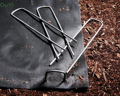 AAGUT 6 Inch 100 Pack Black Landscape Staples Tent Stakes 11 Gauge Heavy Duty Yard Stakes for Decoration Weed Barrier Fabric Ground Cover Irrigation Tubing Soaker Hose Chicken Wire
