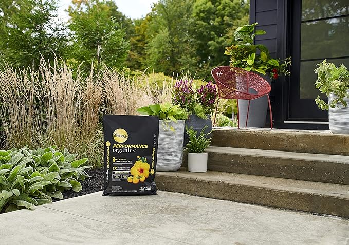 Miracle-Gro Performance Organics All Purpose Container Mix, 16 qt. - Organic, All Natural Plant Soil - Feed for up to 3 Months - All-Purpose Formula for Vegetables, Flowers and Herbs