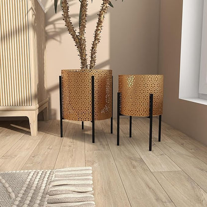 CosmoLiving by Cosmopolitan Metal Indoor Outdoor Planter Floral Cutout Small Planter Pot with Removable Stand, Set of 2 Planters 15", 14"H, Gold