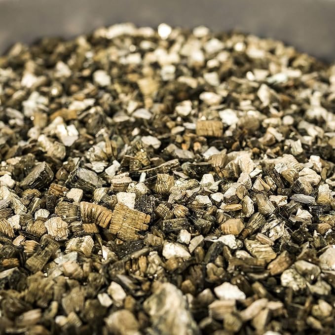 Horticultural Organic Vermiculite for Plants - Medium Grade - Natural Soil Additive for Gardening, Houseplants, Mushrooms, Potted Plants, Hydroponics, Terrariums (3 Quart)