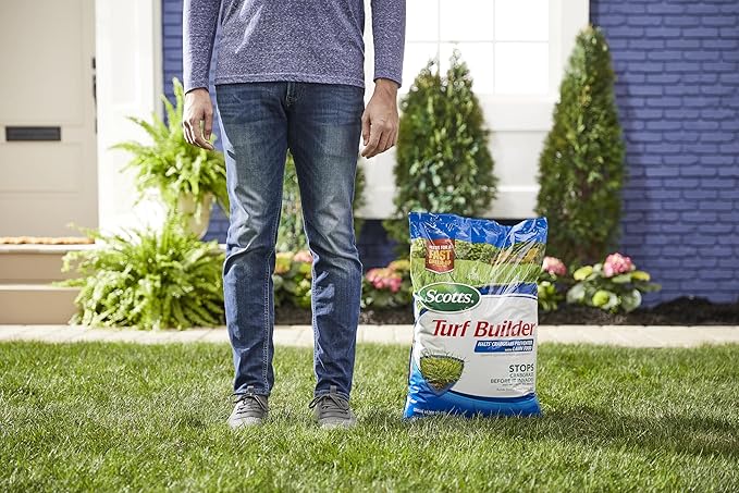 Scotts Turf Builder Halts Crabgrass Preventer with Lawn Food - Pre-Emergent Weed Killer, Lawn Fertilizer, 14,000 sq. ft., 37.38 lb.