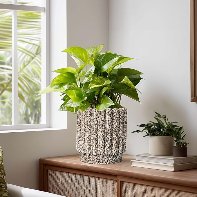 Ceramic Plant Pots - 7.6 Inch Ceramic Planters with Drainage Hole, Fluted Round Planter for Indoor Plants, Decorative Flower Pots Outdoor, Desk Decor, Garden Gifts, Leopard Print White