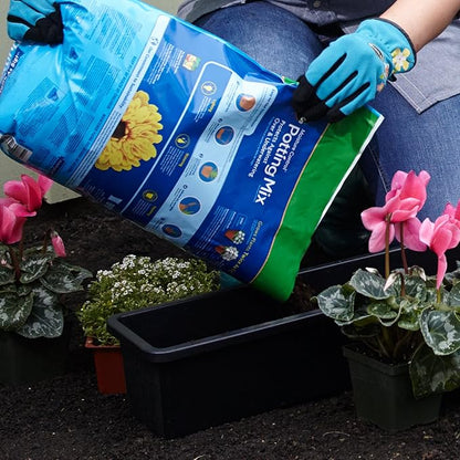 Miracle-Gro Moisture Control Potting Mix, For Container Plants, Protects against Over- and Under-Watering, 6 qt.