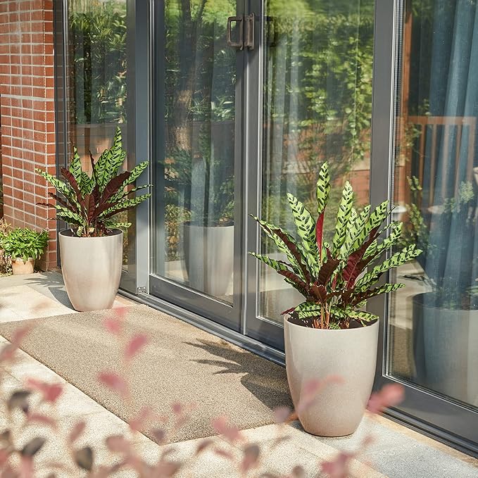 Glitzhome 16.75" H Tall Planters for Outdoor Plants, Oversized Planter, Large Flower Pots with Drainage Hole, Round Faux Ceramic Tall Outdoor Planters for Porch Front Home Deck Patio Garden, Set of 2